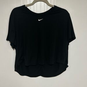Nike Women's Black Short Sleeve Tee
